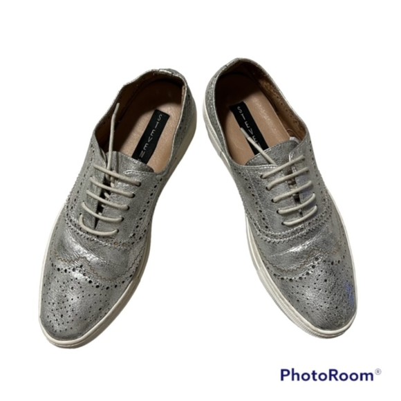 Steven by Steve Madden Allister Metallic Silver Lace Up Sneakers Size 9.5M - Picture 2 of 12